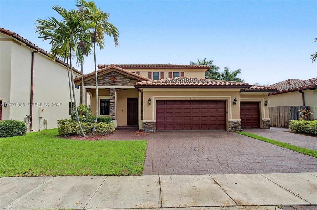 For Sale: $655,000 (5 beds, 3 baths, 3196 Square Feet)