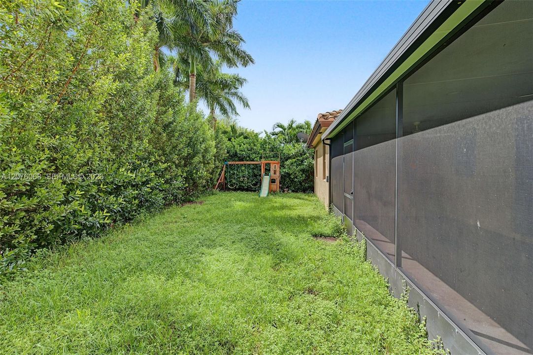 For Sale: $655,000 (5 beds, 3 baths, 3196 Square Feet)