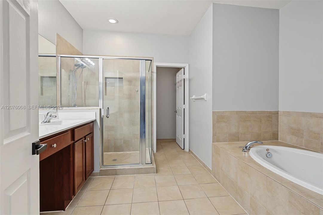 For Sale: $655,000 (5 beds, 3 baths, 3196 Square Feet)