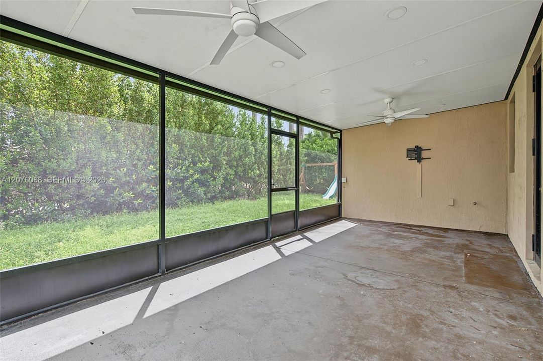 For Sale: $655,000 (5 beds, 3 baths, 3196 Square Feet)