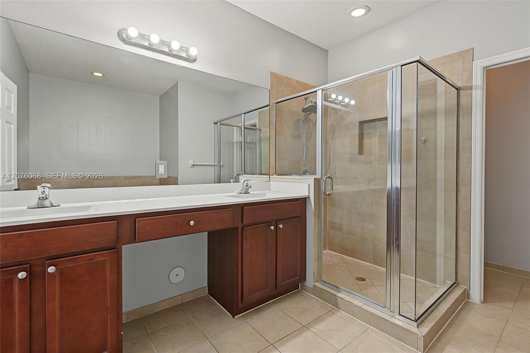 For Sale: $655,000 (5 beds, 3 baths, 3196 Square Feet)