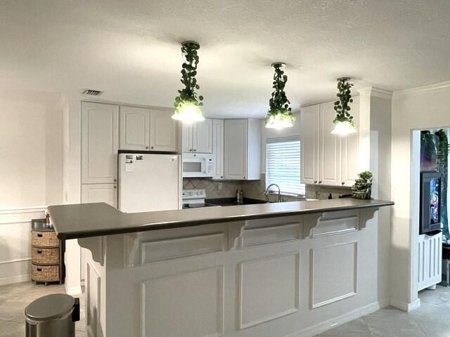 Open concept kitchen 4