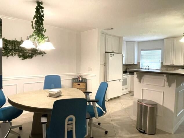 Open concept kitchen and dining area