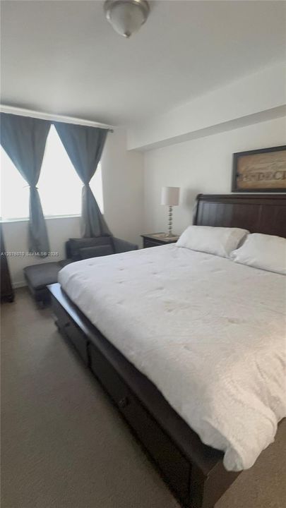 For Rent: $2,900 (2 beds, 2 baths, 1125 Square Feet)