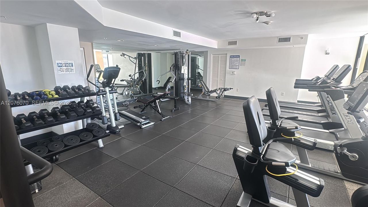 For Rent: $2,900 (2 beds, 2 baths, 1125 Square Feet)
