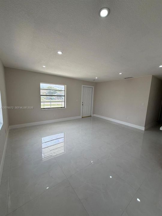 En Renta: $3,500 (4 camas, 2 baños, 1496 Pies cuadrados)