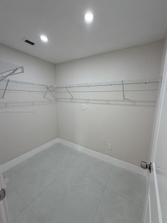 En Renta: $3,500 (4 camas, 2 baños, 1496 Pies cuadrados)