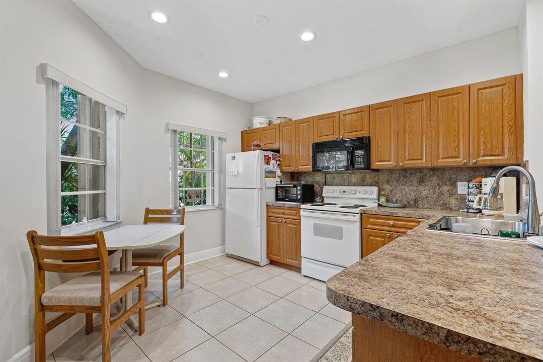 011-6668ViaRegina-BocaRaton-FL-33433-SMA