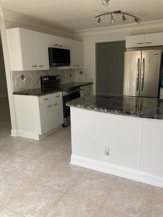 7680StoneHarbourDrive3_72034_1