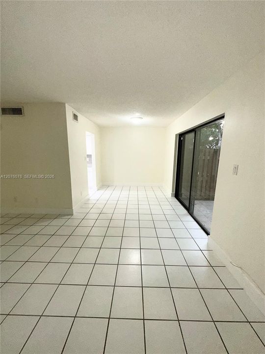 For Rent: $2,900 (2 beds, 1 baths, 1400 Square Feet)