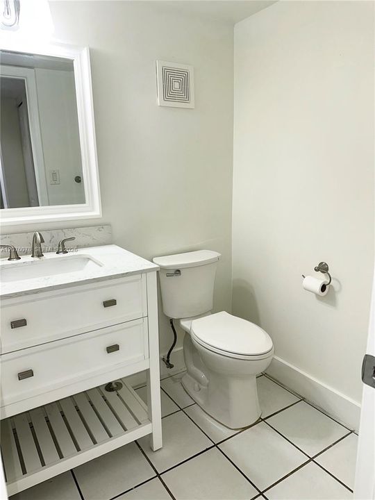 For Rent: $2,900 (2 beds, 1 baths, 1400 Square Feet)