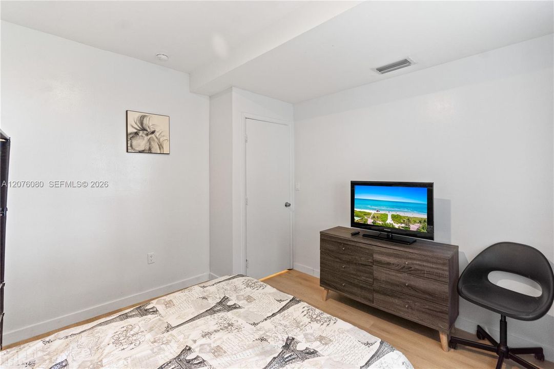 For Rent: $2,300 (2 beds, 1 baths, 469 Square Feet)