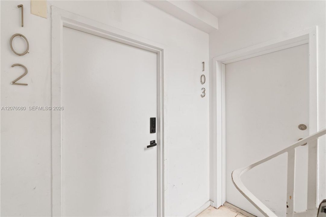 For Rent: $2,300 (2 beds, 1 baths, 469 Square Feet)