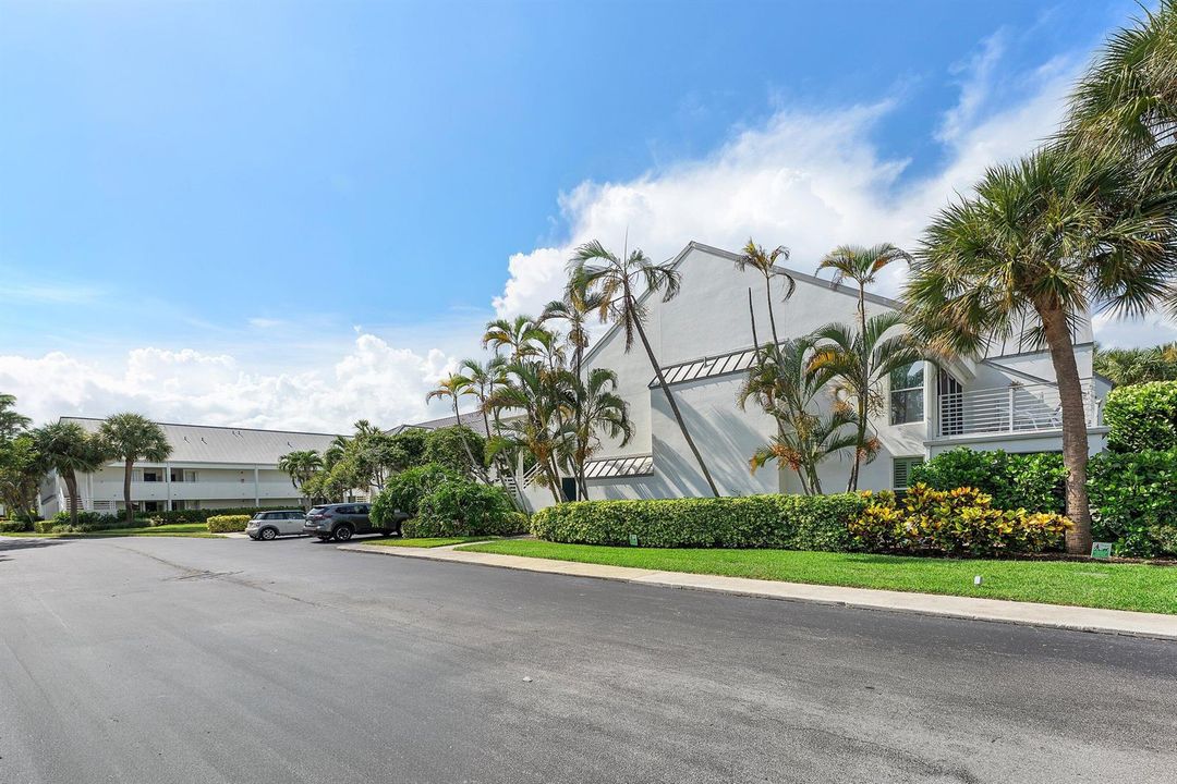 001-1605US1-M2108-Jupiter-FL-33477-SMALL