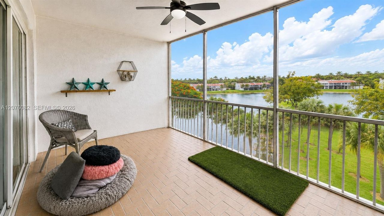 En Venta: $480,000 (2 camas, 2 baños, 1700 Pies cuadrados)
