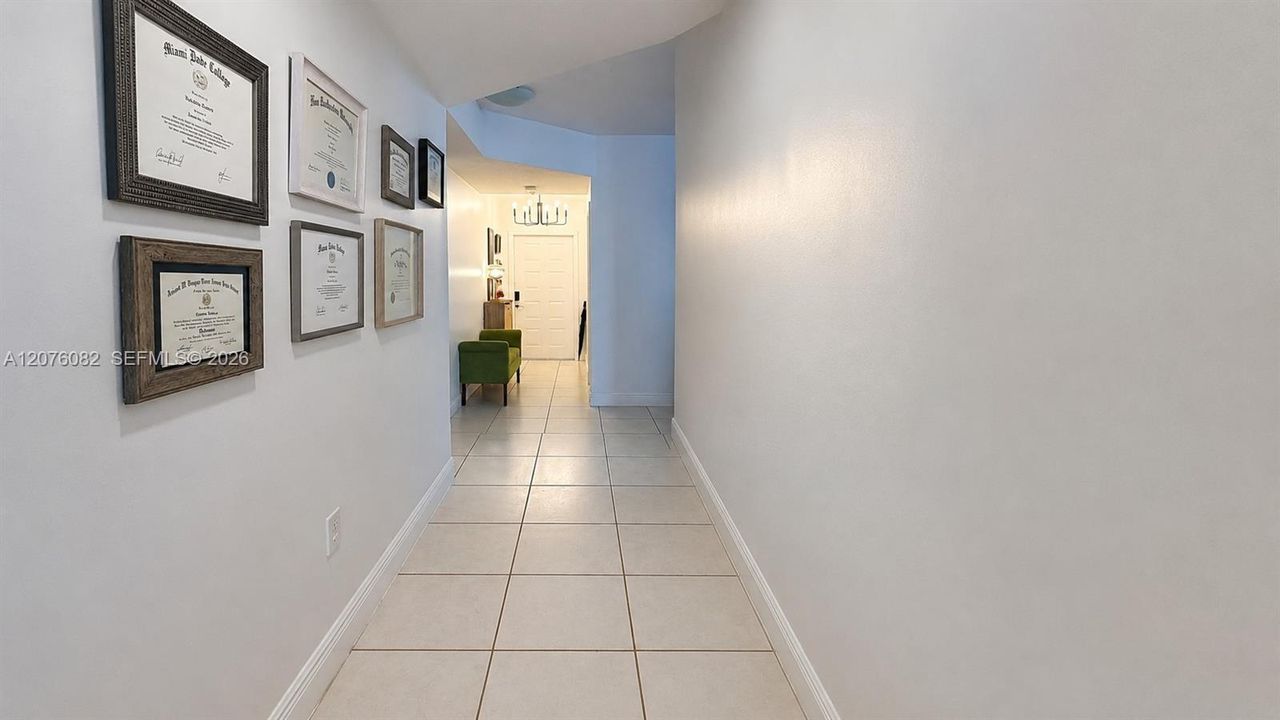 En Venta: $480,000 (2 camas, 2 baños, 1700 Pies cuadrados)