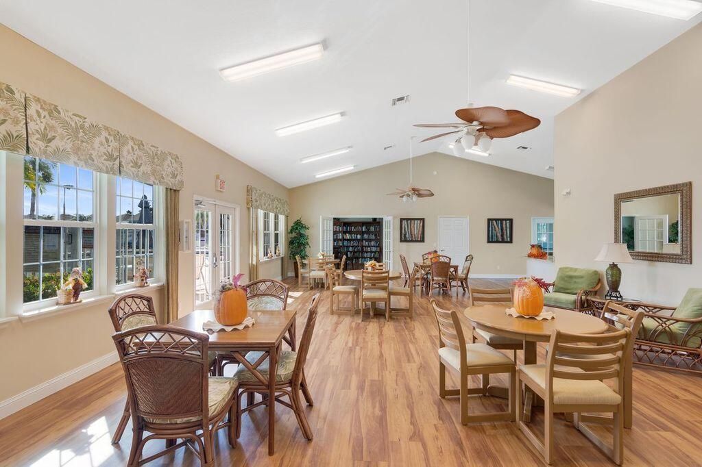 Clubhouse2