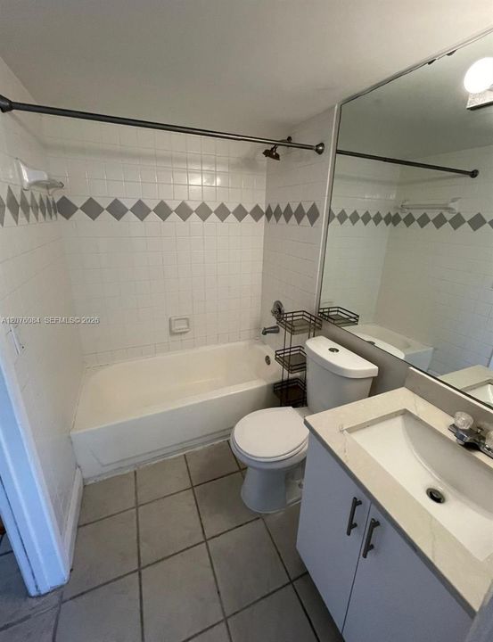 For Rent: $2,500 (2 beds, 1 baths, 786 Square Feet)