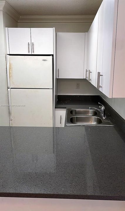 For Rent: $2,500 (2 beds, 1 baths, 786 Square Feet)