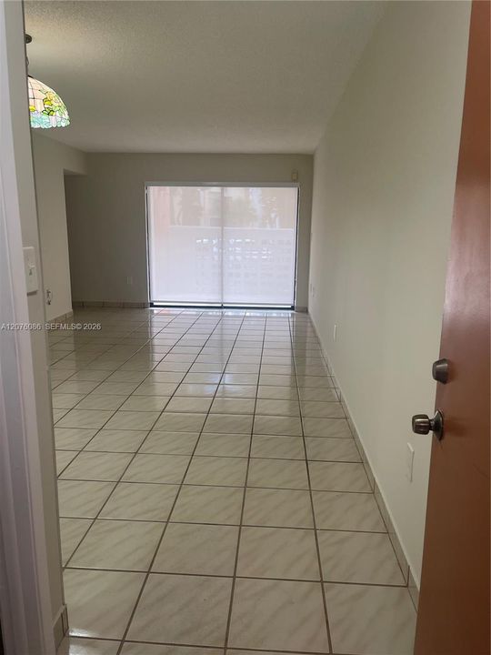 En Renta: $2,400 (2 camas, 2 baños, 1000 Pies cuadrados)