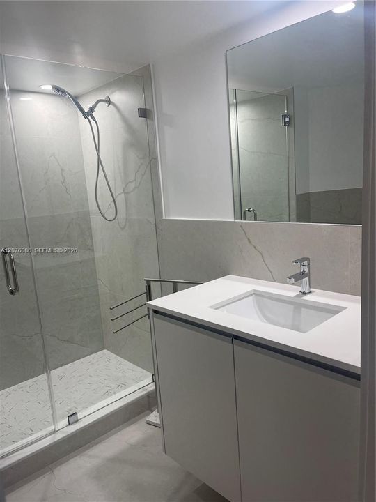 En Renta: $2,400 (2 camas, 2 baños, 1000 Pies cuadrados)