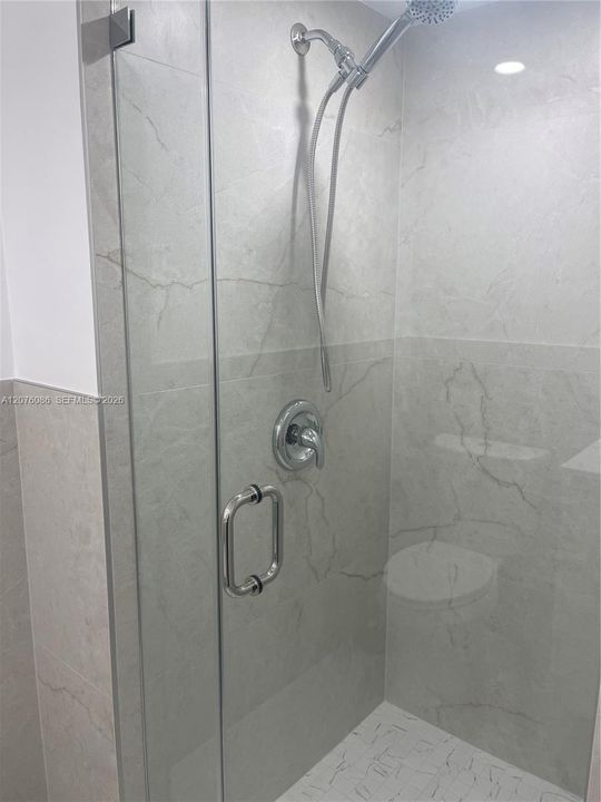 En Renta: $2,400 (2 camas, 2 baños, 1000 Pies cuadrados)