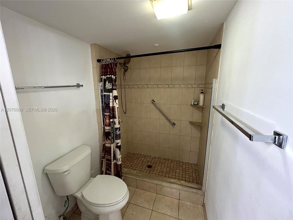 For Sale: $185,000 (2 beds, 1 baths, 936 Square Feet)