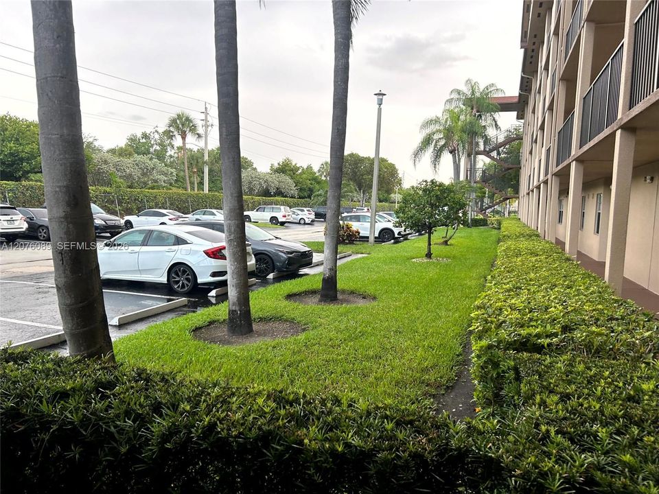 For Sale: $185,000 (2 beds, 1 baths, 936 Square Feet)