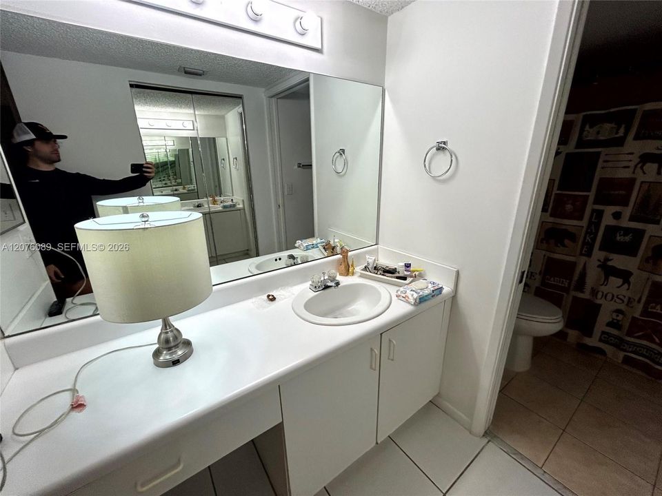 For Sale: $185,000 (2 beds, 1 baths, 936 Square Feet)