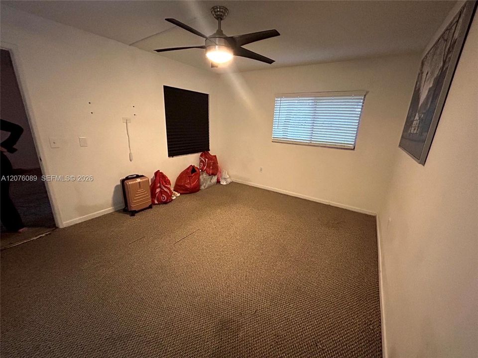 For Sale: $185,000 (2 beds, 1 baths, 936 Square Feet)