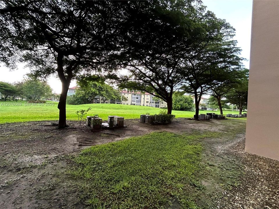 For Sale: $185,000 (2 beds, 1 baths, 936 Square Feet)