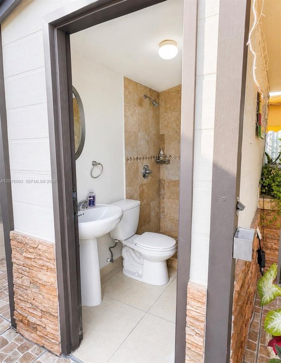 В аренду: $3,850 (3 спален, 2 ванн, 1191 Квадратных фут)