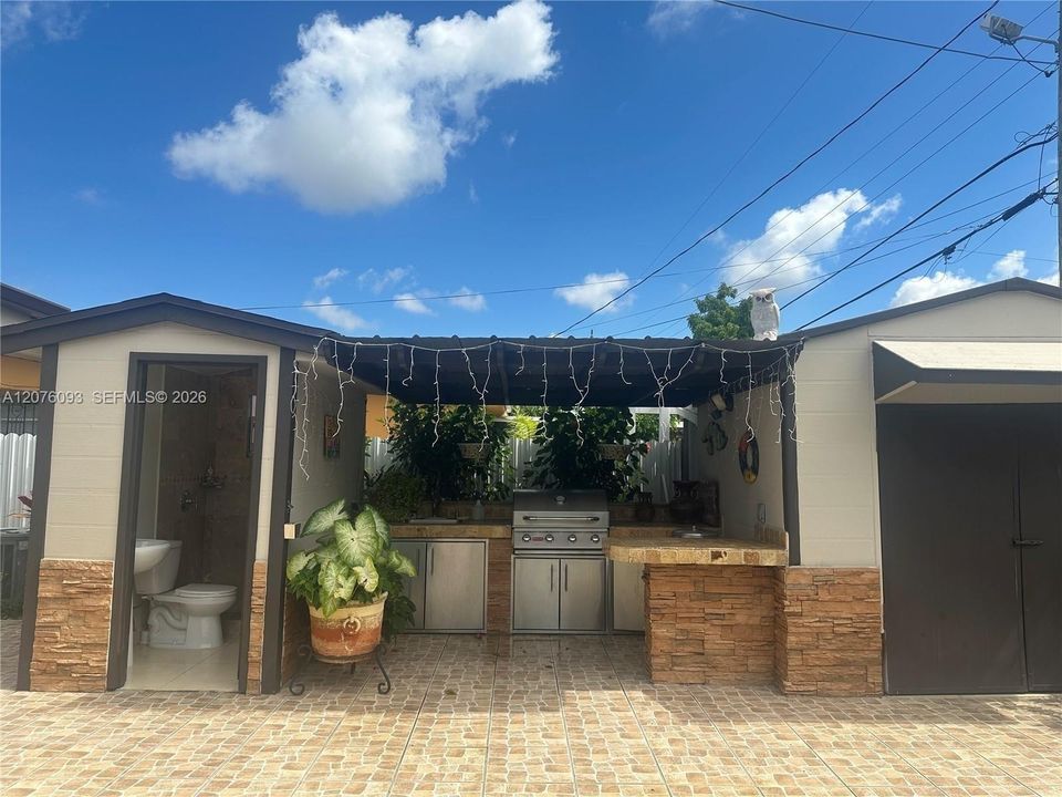 В аренду: $3,850 (3 спален, 2 ванн, 1191 Квадратных фут)