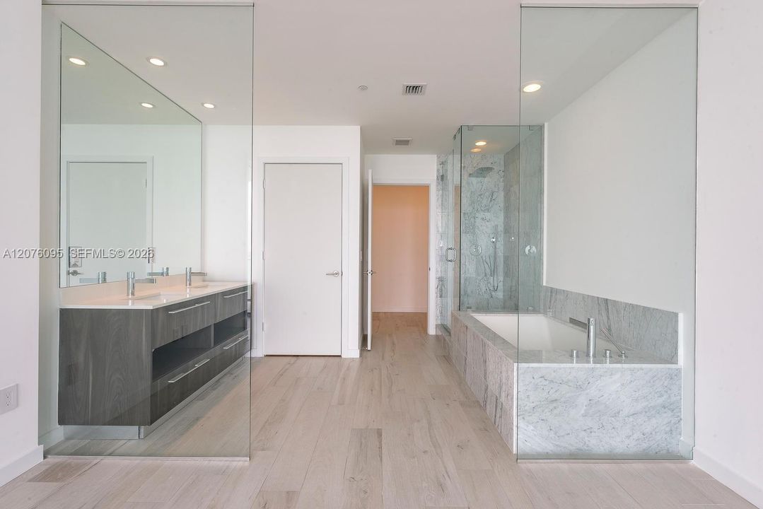 For Sale: $1,895,000 (4 beds, 4 baths, 1871 Square Feet)