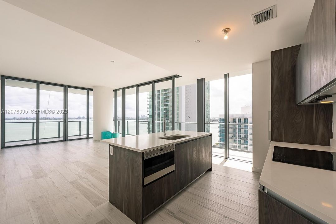 For Sale: $1,895,000 (4 beds, 4 baths, 1871 Square Feet)