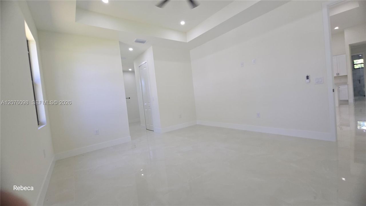 На продажу: $364,900 (4 спален, 2 ванн, 0 Квадратных фут)