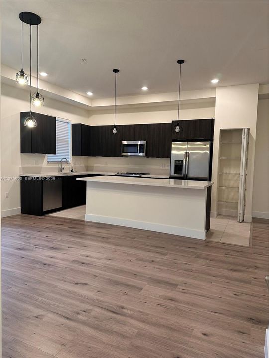 Kitchen & Dining Area