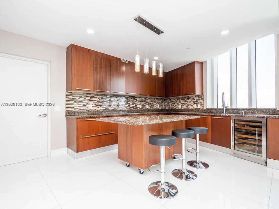 For Sale: $1,975,777 (3 beds, 3 baths, 2327 Square Feet)
