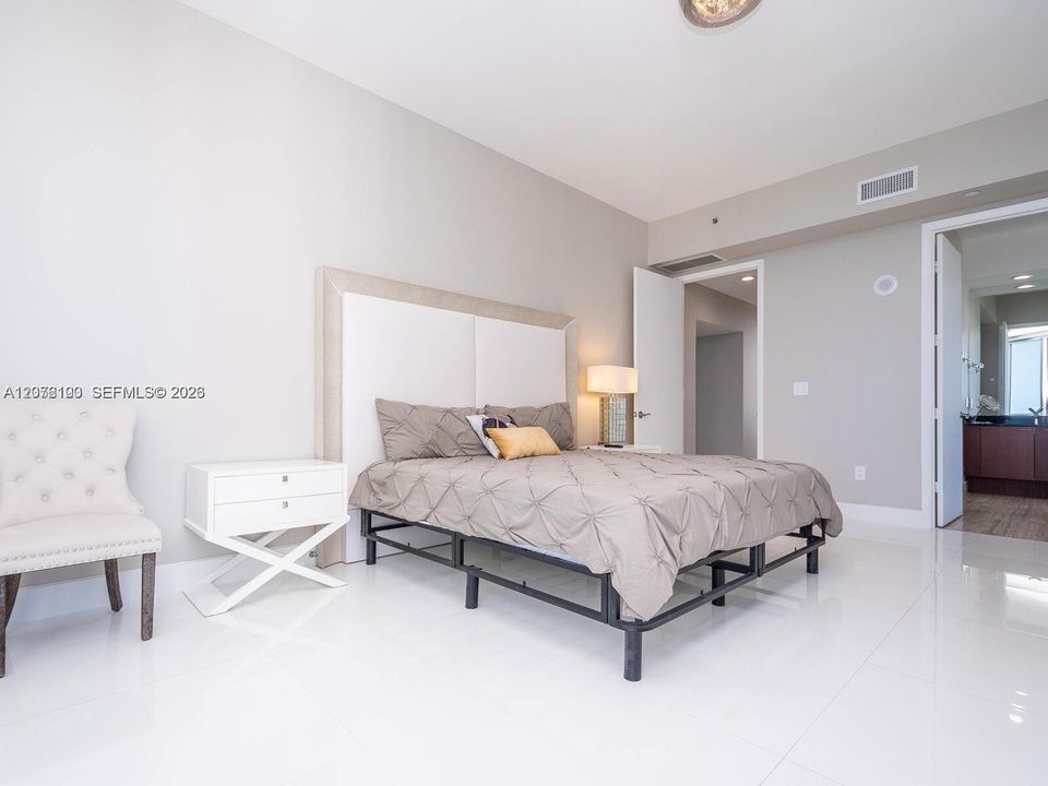 For Sale: $1,975,777 (3 beds, 3 baths, 2327 Square Feet)