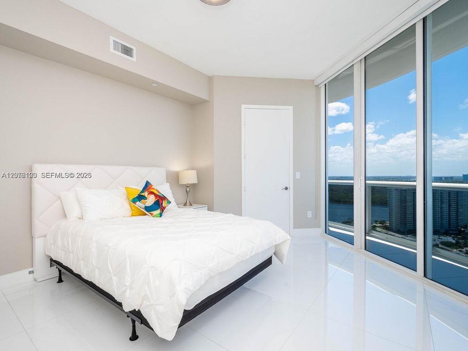 For Sale: $1,975,777 (3 beds, 3 baths, 2327 Square Feet)
