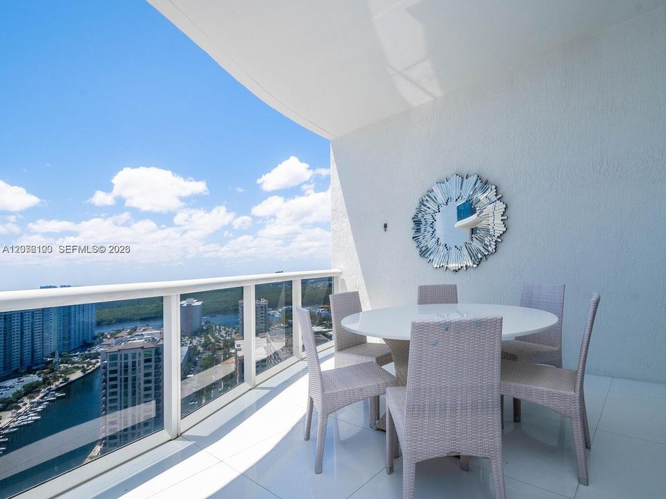 For Sale: $1,975,777 (3 beds, 3 baths, 2327 Square Feet)