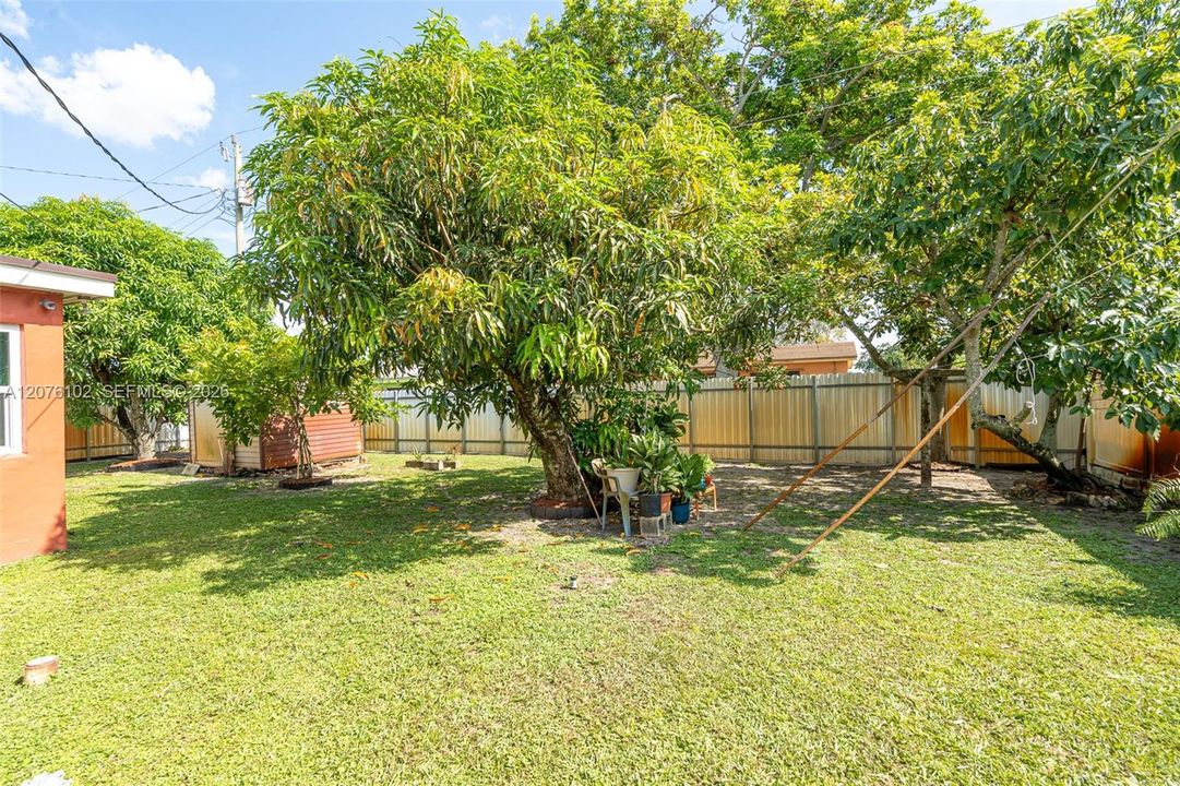For Sale: $535,000 (3 beds, 2 baths, 1562 Square Feet)