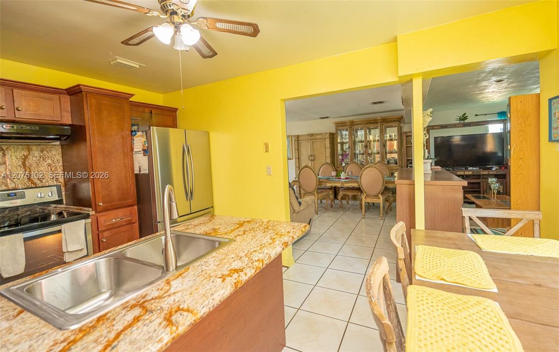 For Sale: $535,000 (3 beds, 2 baths, 1562 Square Feet)