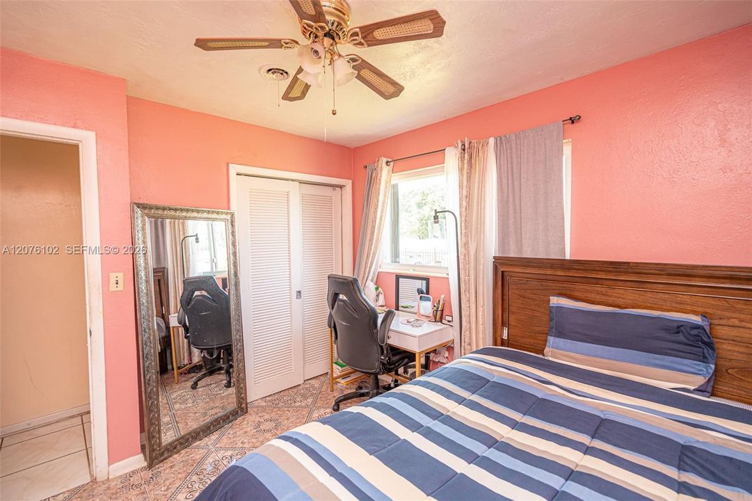 For Sale: $535,000 (3 beds, 2 baths, 1562 Square Feet)