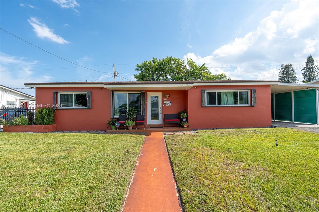 For Sale: $535,000 (3 beds, 2 baths, 1562 Square Feet)