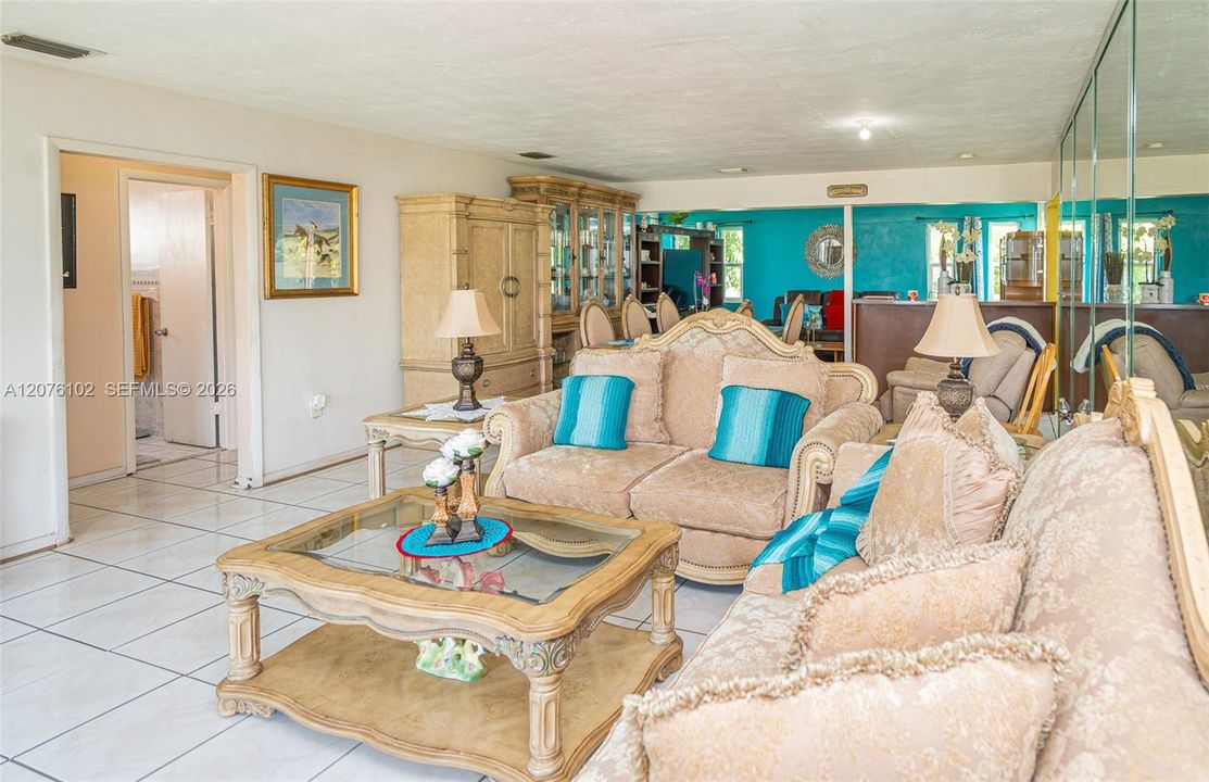 For Sale: $535,000 (3 beds, 2 baths, 1562 Square Feet)