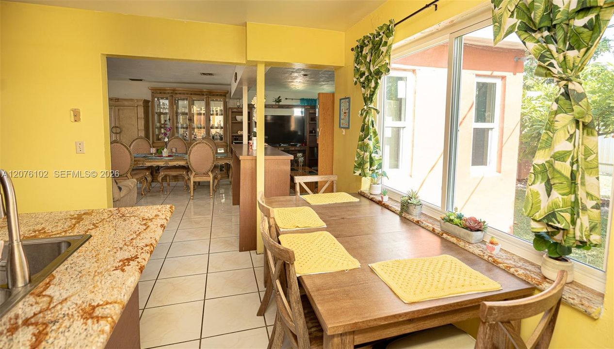 For Sale: $535,000 (3 beds, 2 baths, 1562 Square Feet)
