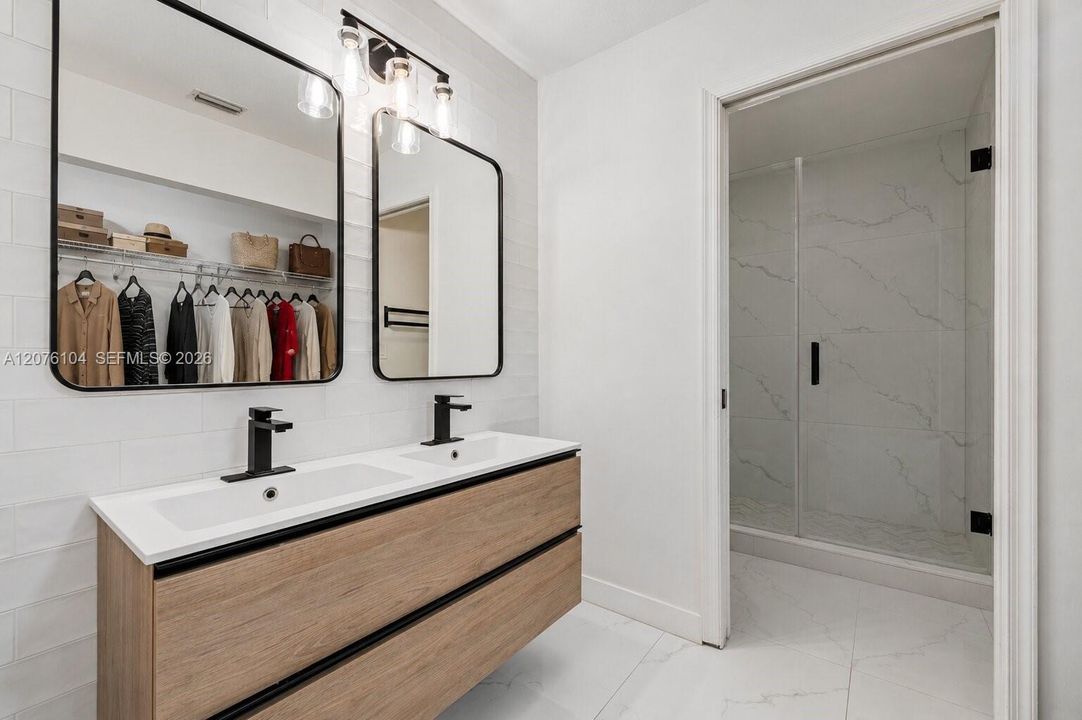 For Sale: $340,000 (2 beds, 2 baths, 1171 Square Feet)