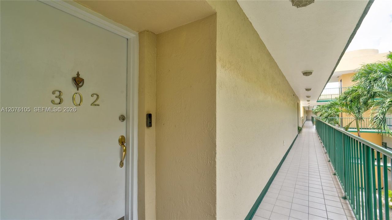 For Rent: $2,200 (2 beds, 2 baths, 840 Square Feet)