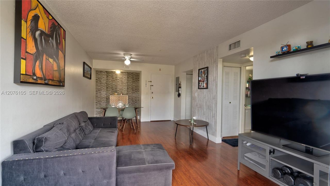 For Rent: $2,200 (2 beds, 2 baths, 840 Square Feet)